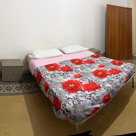 Manzoni Rooms Palermo Bagian luar foto