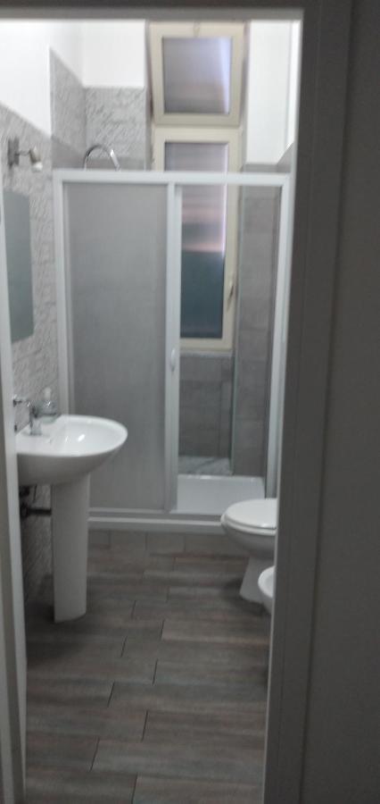 Manzoni Rooms Palermo Bagian luar foto