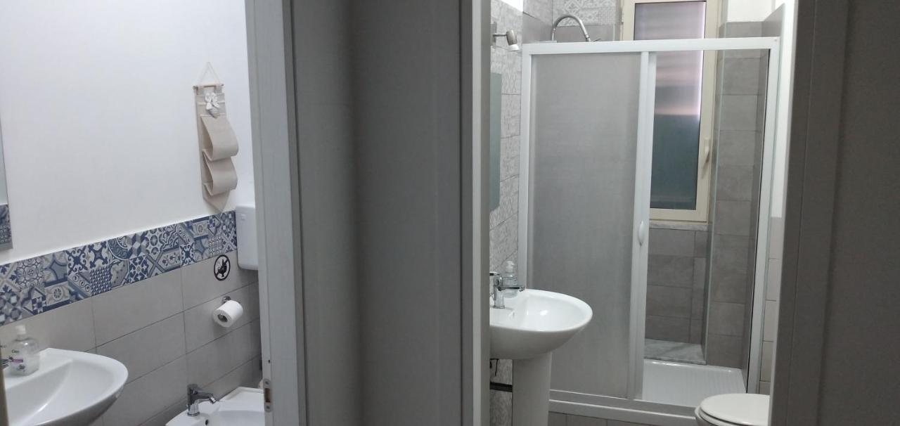 Manzoni Rooms Palermo Bagian luar foto