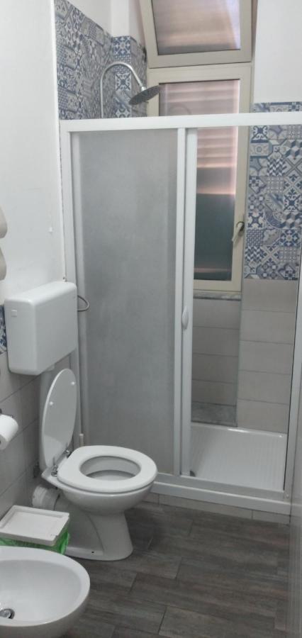 Manzoni Rooms Palermo Bagian luar foto